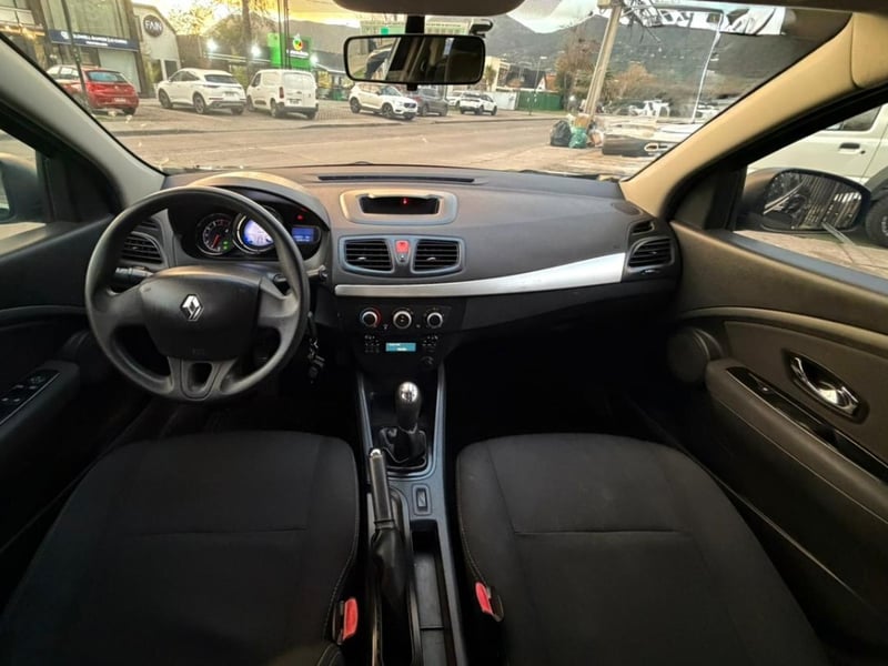 Renault FLUENCE Autentique 1.6 2015 - Imagen 9 de 10