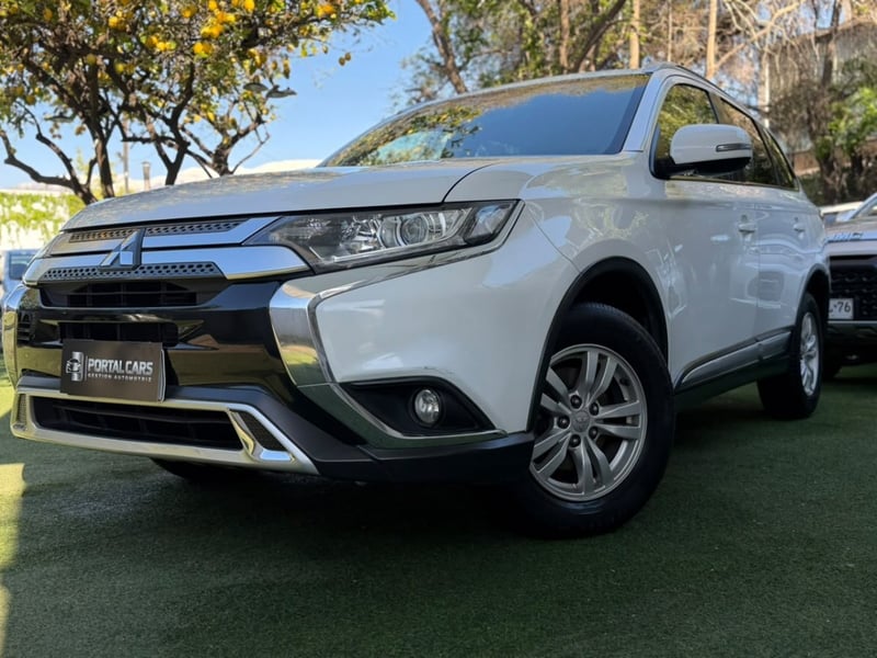 Mitsubishi OUTLANDER CVT 2.0 AUT 2022 - Imagen 3 de 10