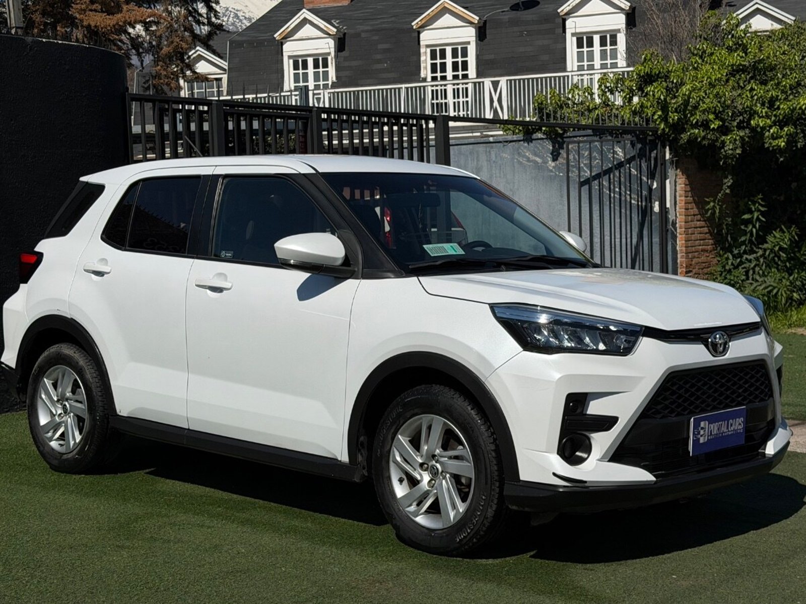 Toyota RAIZE 1.2 E AUT 2022 - Imagen 4 de 10