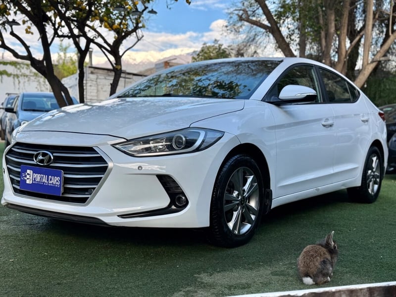 Hyundai ELANTRA GLS 1.6 AT 2017 - Imagen 5 de 10