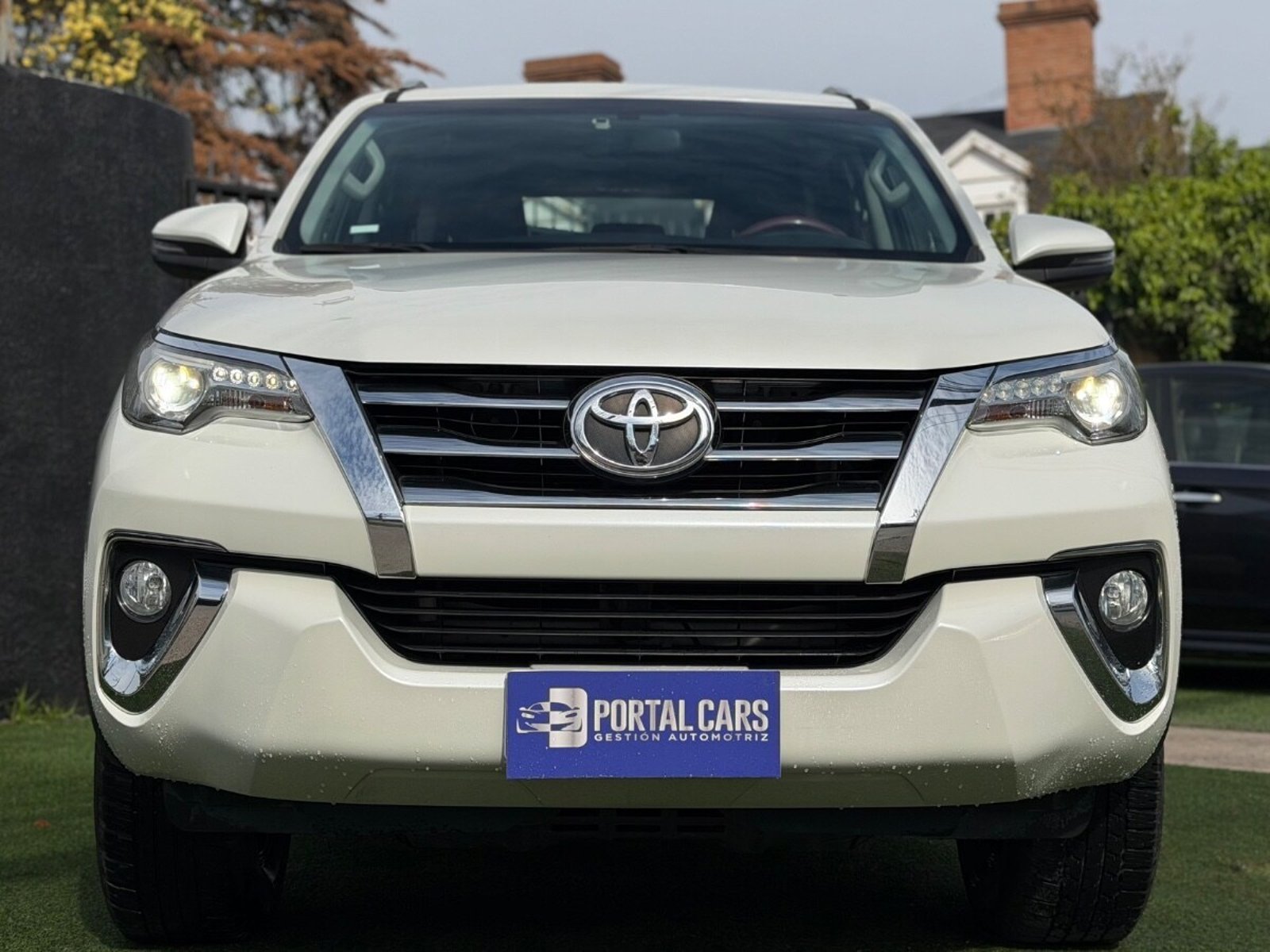 Toyota FORTUNER 2.7 SRV AUT 2019 - Foto 2 de 10