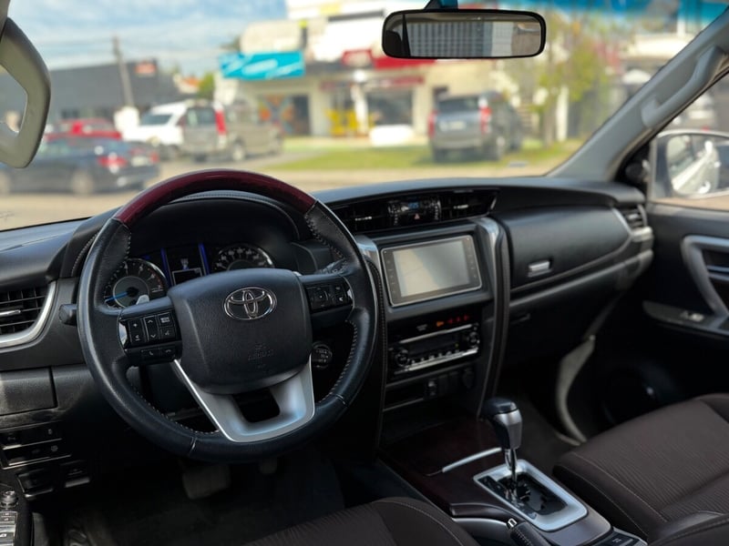 Toyota FORTUNER 2.7 SRV AUT 2019 - Imagen 9 de 10