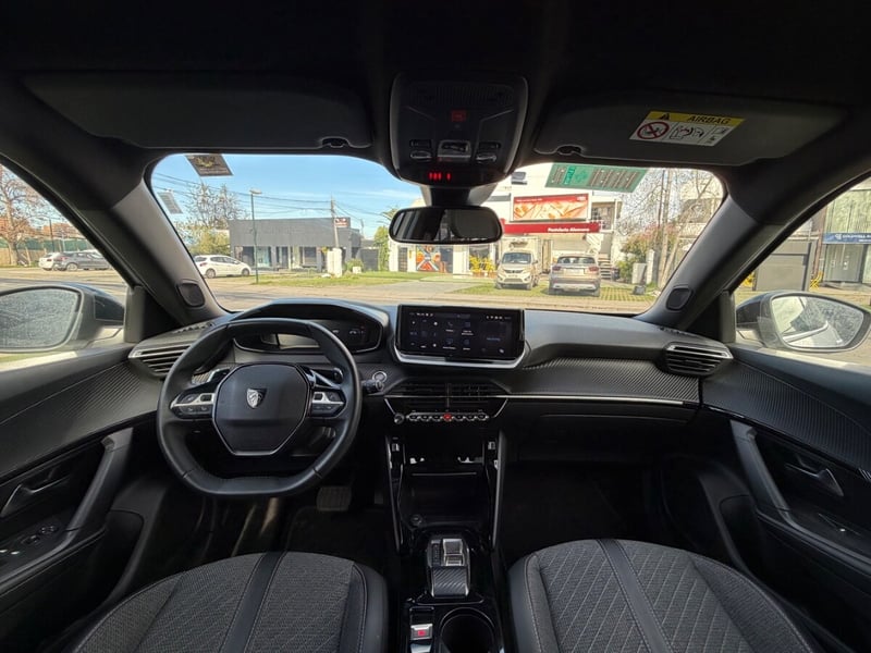 Peugeot 2008 Allure 130 1.2 AUT 2024 - Imagen 9 de 10