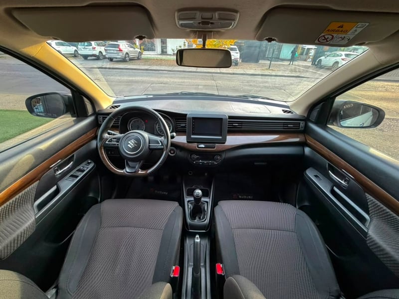 Suzuki ERTIGA GLX 1.5 FULL 2022 - Imagen 9 de 10