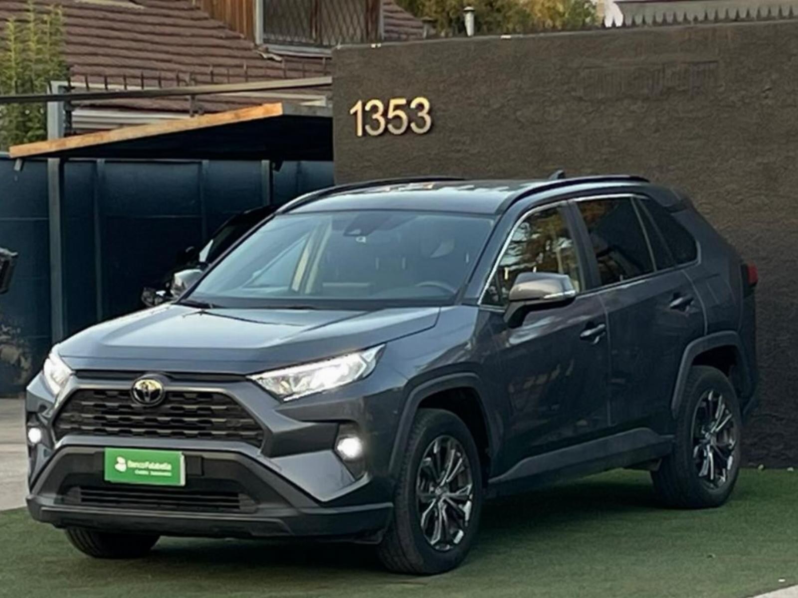 Toyota RAV 4 2.0 XLE 2023 - Imagen 6 de 10