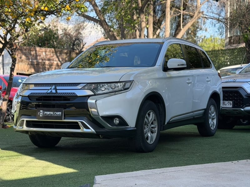 Mitsubishi OUTLANDER CVT 2.0 AUT 2022 - Imagen 5 de 10