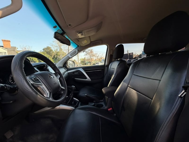 Mitsubishi MONTERO SPORT 2.4 2018 - Imagen 10 de 10