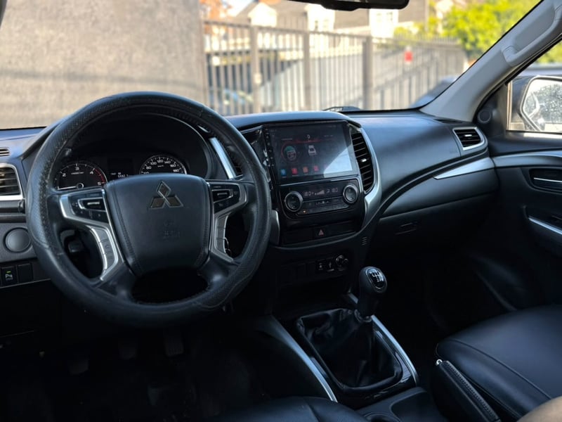 Mitsubishi MONTERO SPORT 2.4 2018 - Imagen 7 de 10