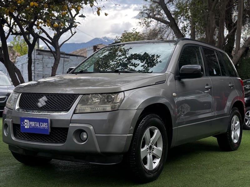 Suzuki GRAND NOMADE 2.0 GLX 2 4X4 2008 - Imagen 3 de 10