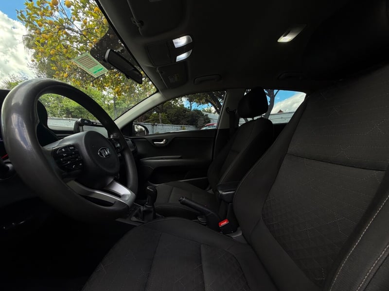 Kia RÍO 5 EX 1.5 2021 - Imagen 7 de 10