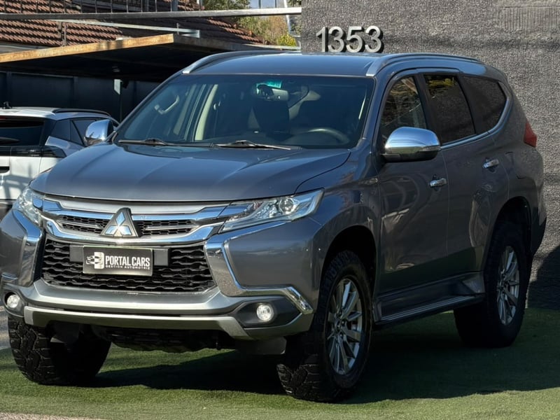 Mitsubishi MONTERO SPORT 2.4 2018 - Imagen 4 de 10