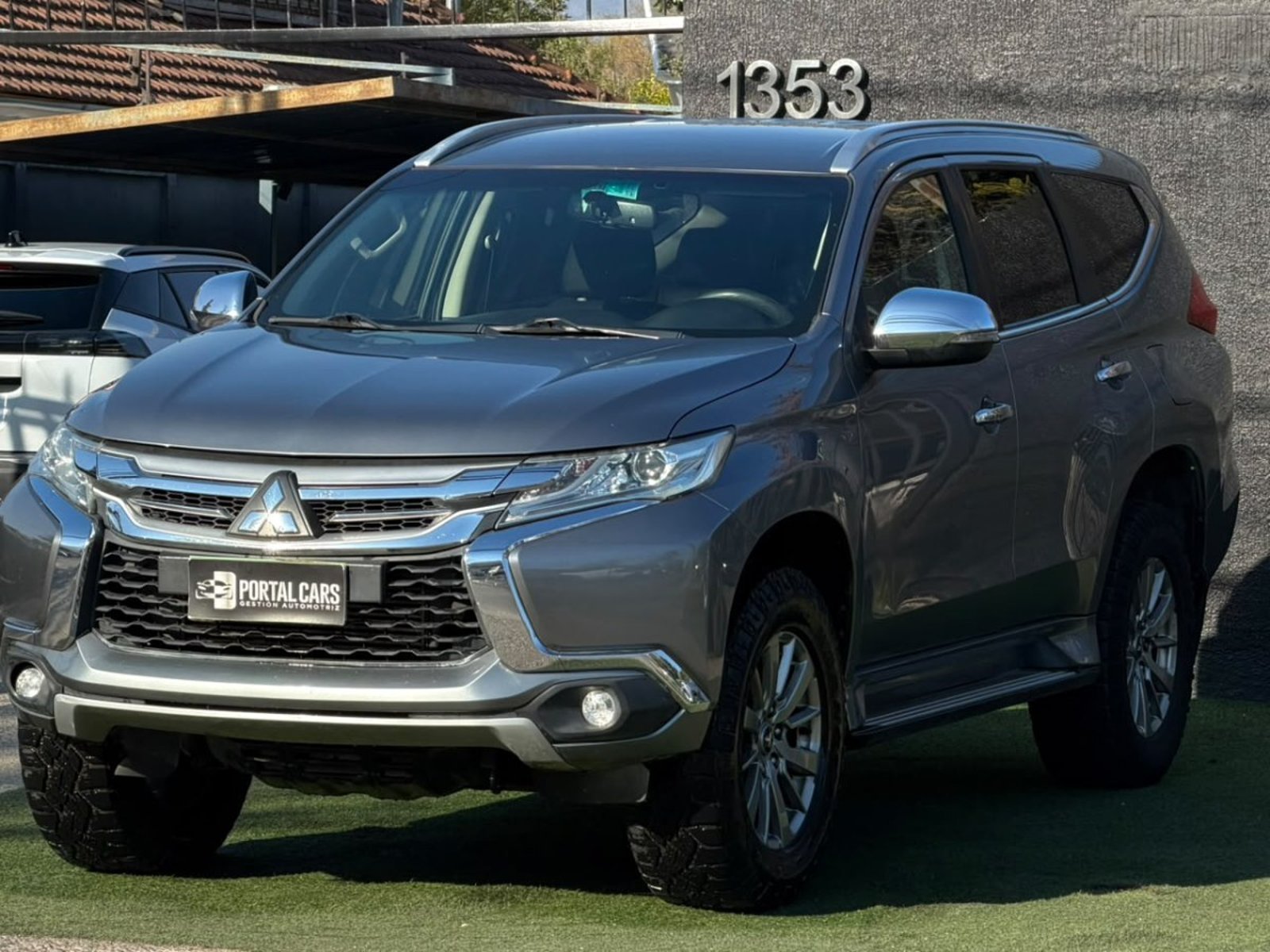 Mitsubishi MONTERO SPORT 2.4 2018 - Foto 4 de 10