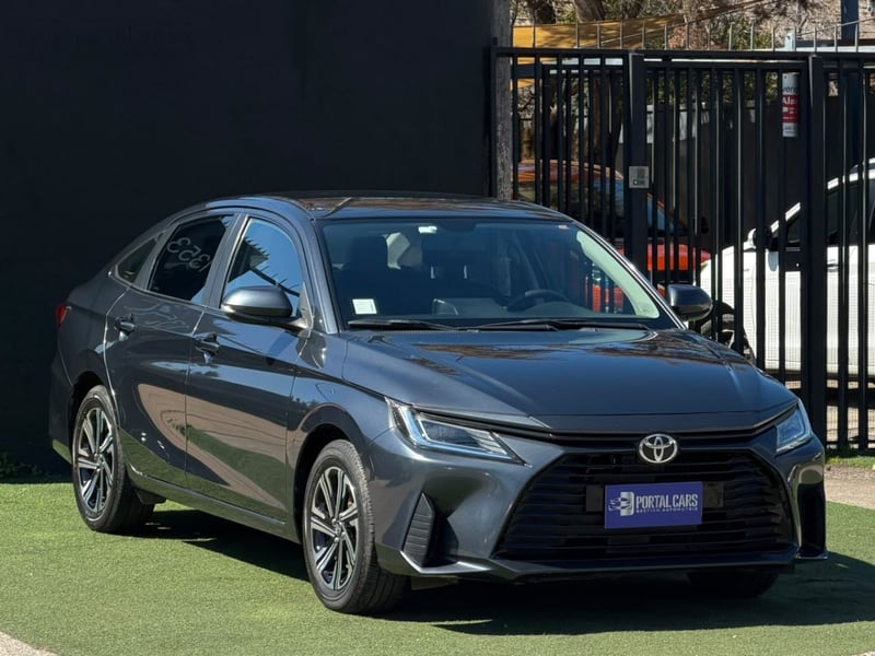 Toyota YARIS E 1.5 2023 - Imagen 5 de 10