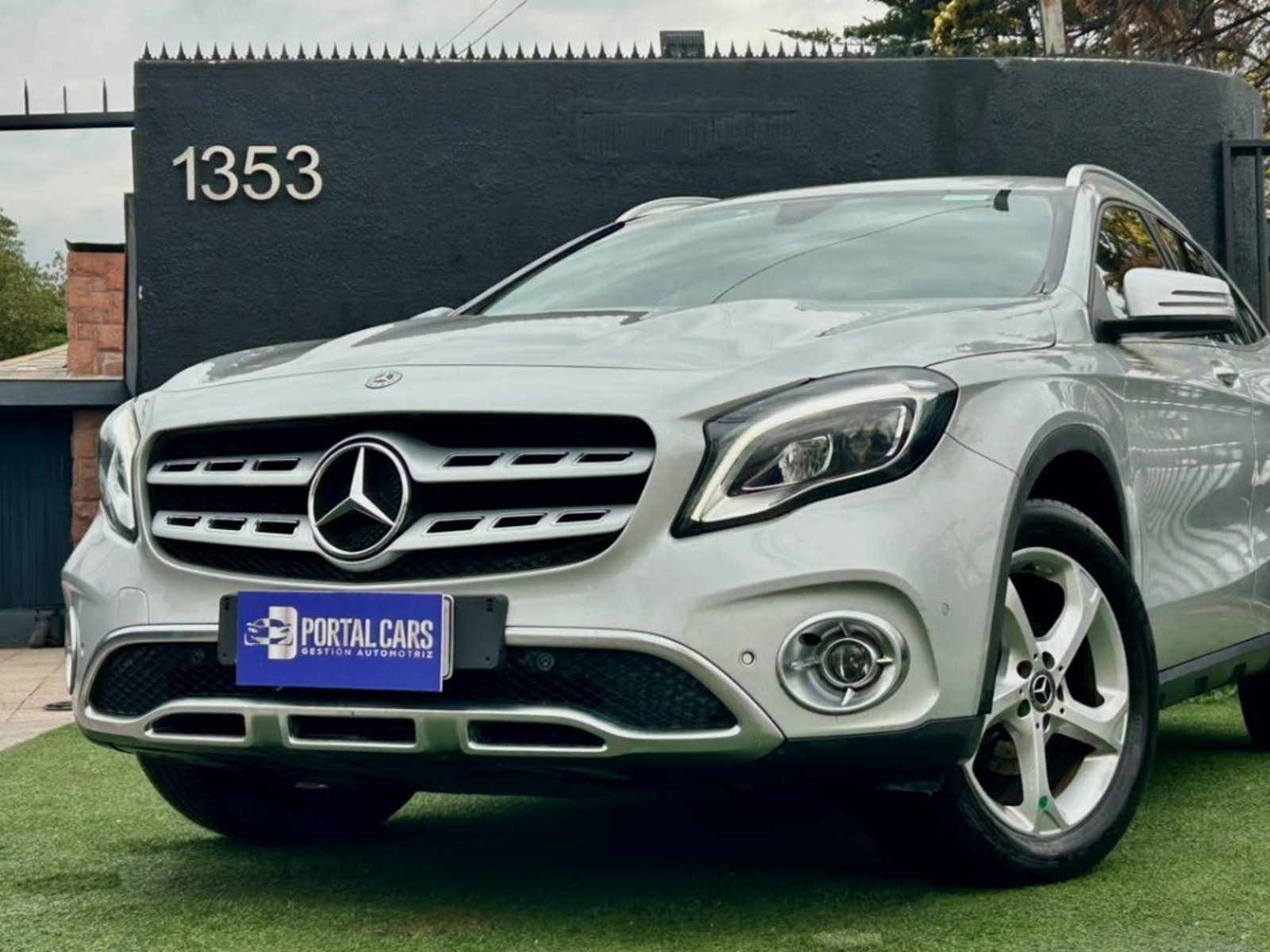 Mercedes-Benz GLA 200 2.1 DIESEL 4X2 AT 5P 2018 - Foto 2 de 10