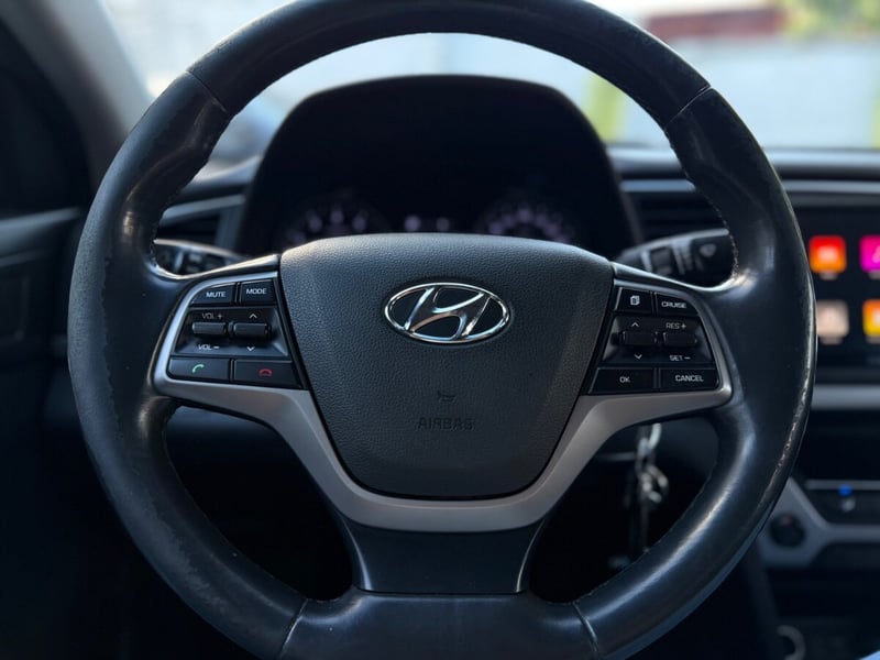 Hyundai ELANTRA GLS 1.6 AT 2017 - Imagen 9 de 10