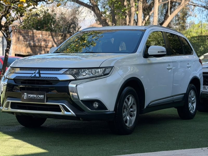 Mitsubishi OUTLANDER CVT 2.0 AUT 2022 - Imagen 6 de 10