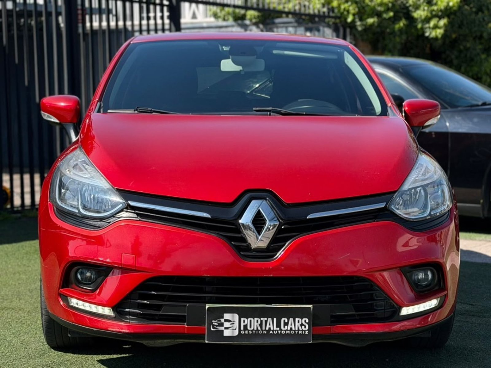 Renault CLIO HB EXPRESSION 1.2 2018 - Foto 2 de 10