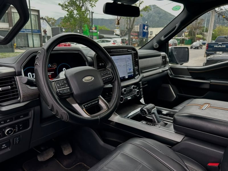 Ford F-150 PLATINUM 4X4 3.5 2024 - Imagen 7 de 10