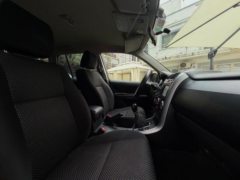 Suzuki GRAND NOMADE 2.0 GLX 2 4X4 2008 - Imagen 9 de 10