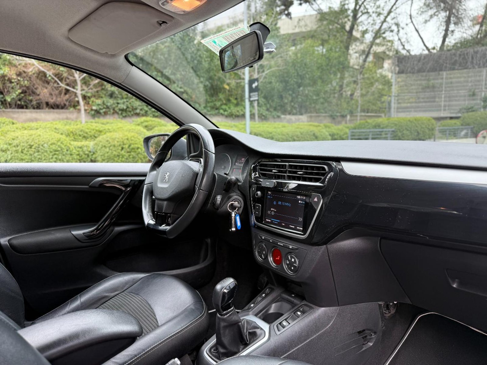 Peugeot 301 Allure 1.6 HDi 2022 - Imagen 13 de 18