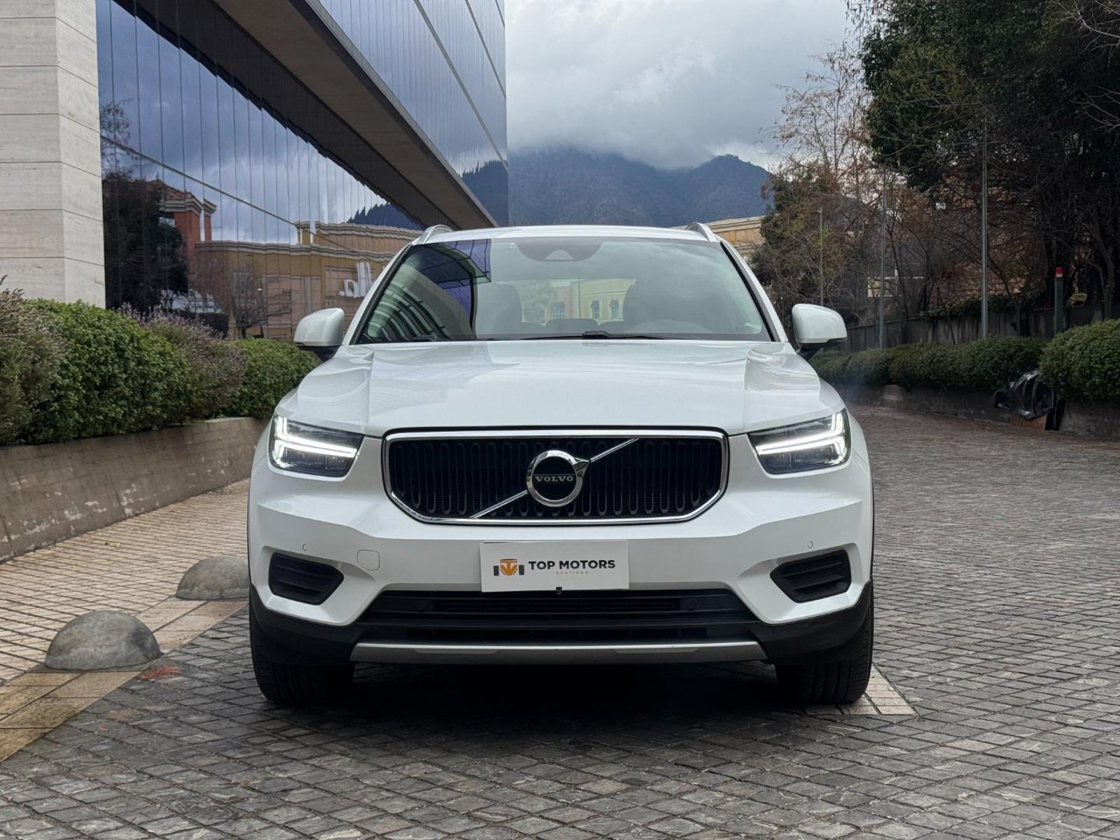 Volvo XC40 T4 Momentum 2021 - Foto 2 de 19