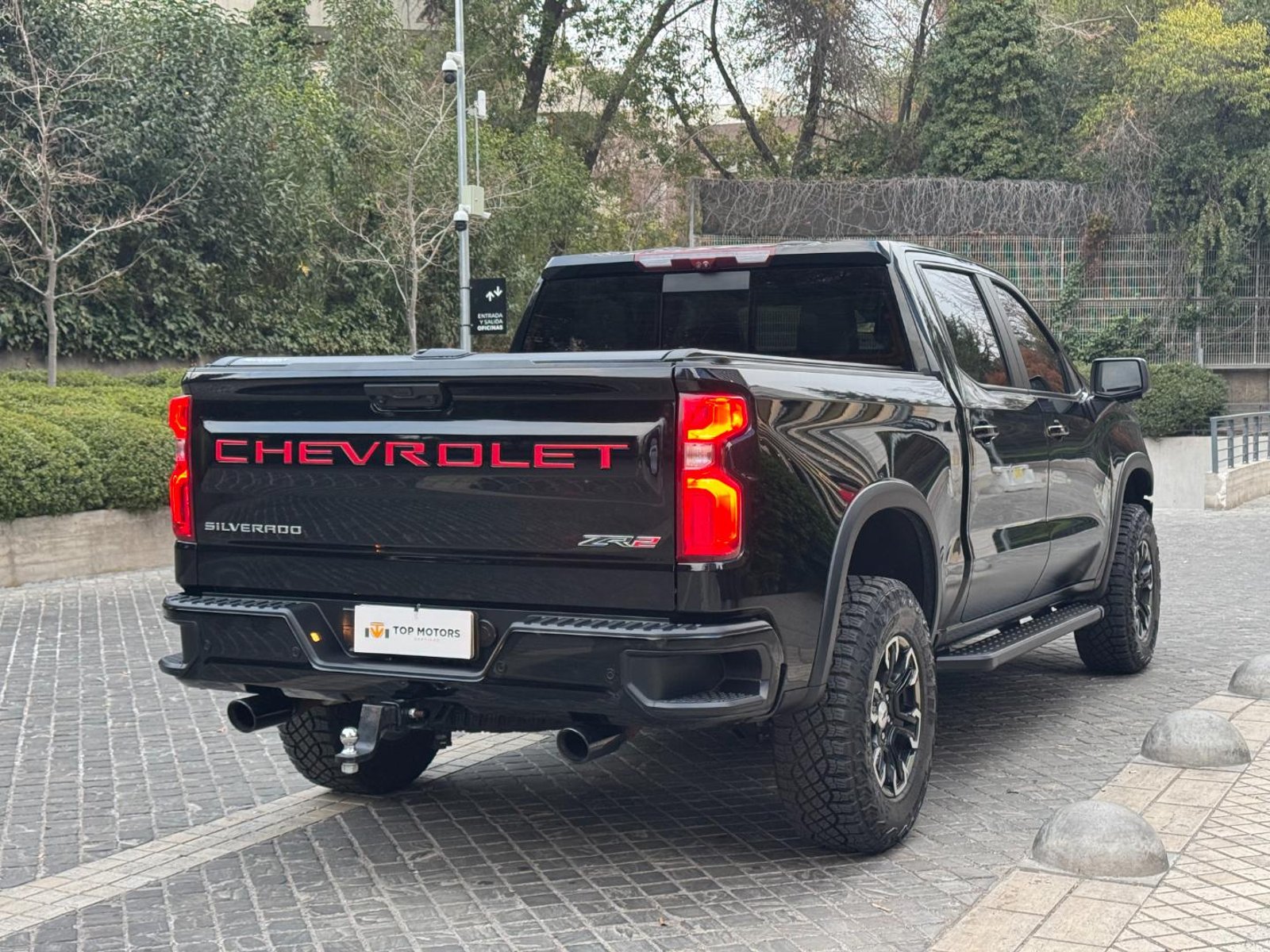 Chevrolet SILVERADO 6.2 ZR2 AUTO DC 4WD R 2023 - Foto 4 de 19