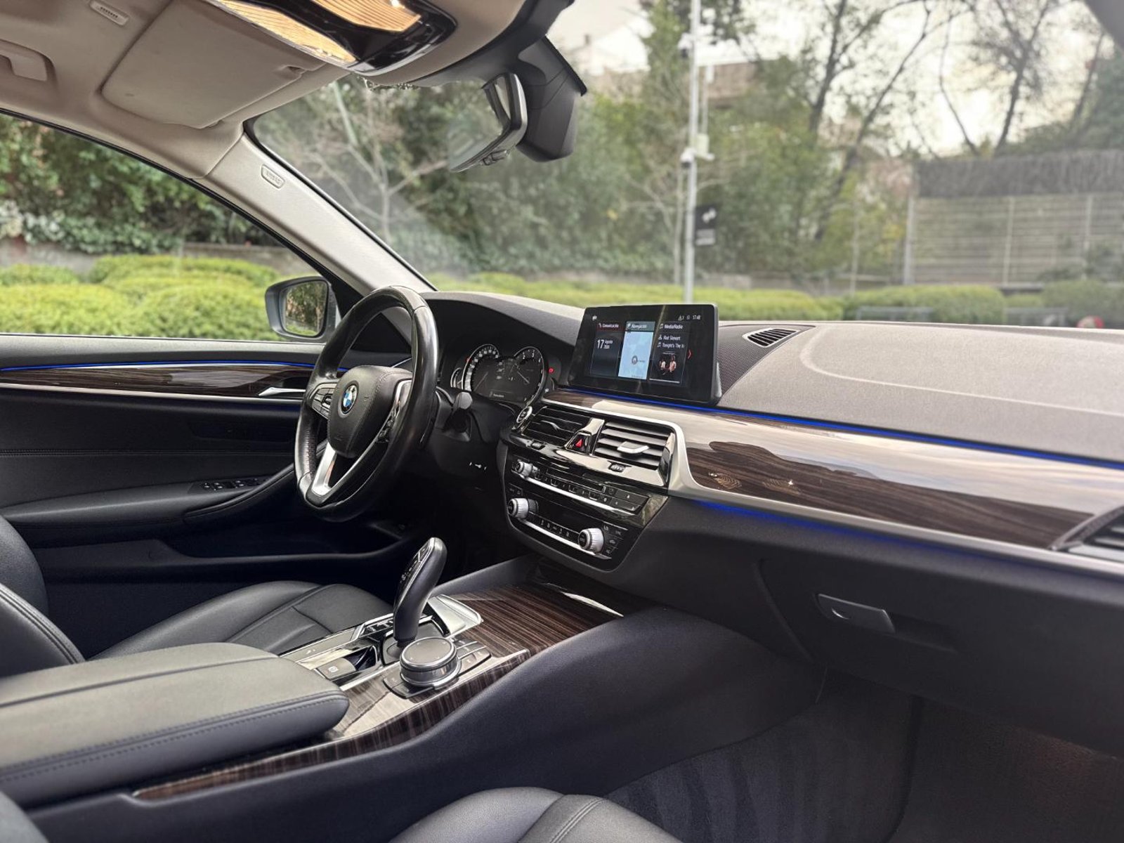 BMW 520i executive 2018 - Imagen 15 de 19