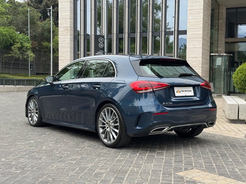 Mercedes-Benz A250 2.0 AMG LINE 2023 - Imagen 6 de 17