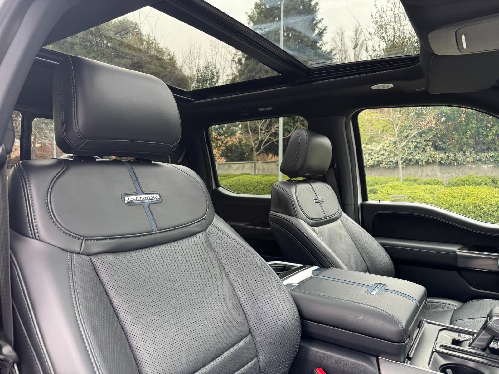Ford F150 PLATINUM 4X4 3.5 AUT 2025 - Imagen 18 de 20