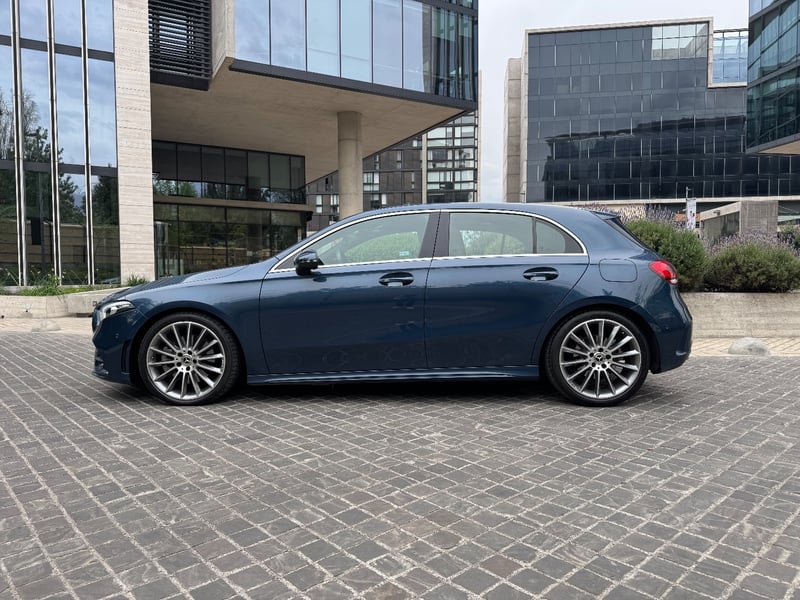 Mercedes-Benz A250 2.0 AMG LINE 2023 - Imagen 7 de 17
