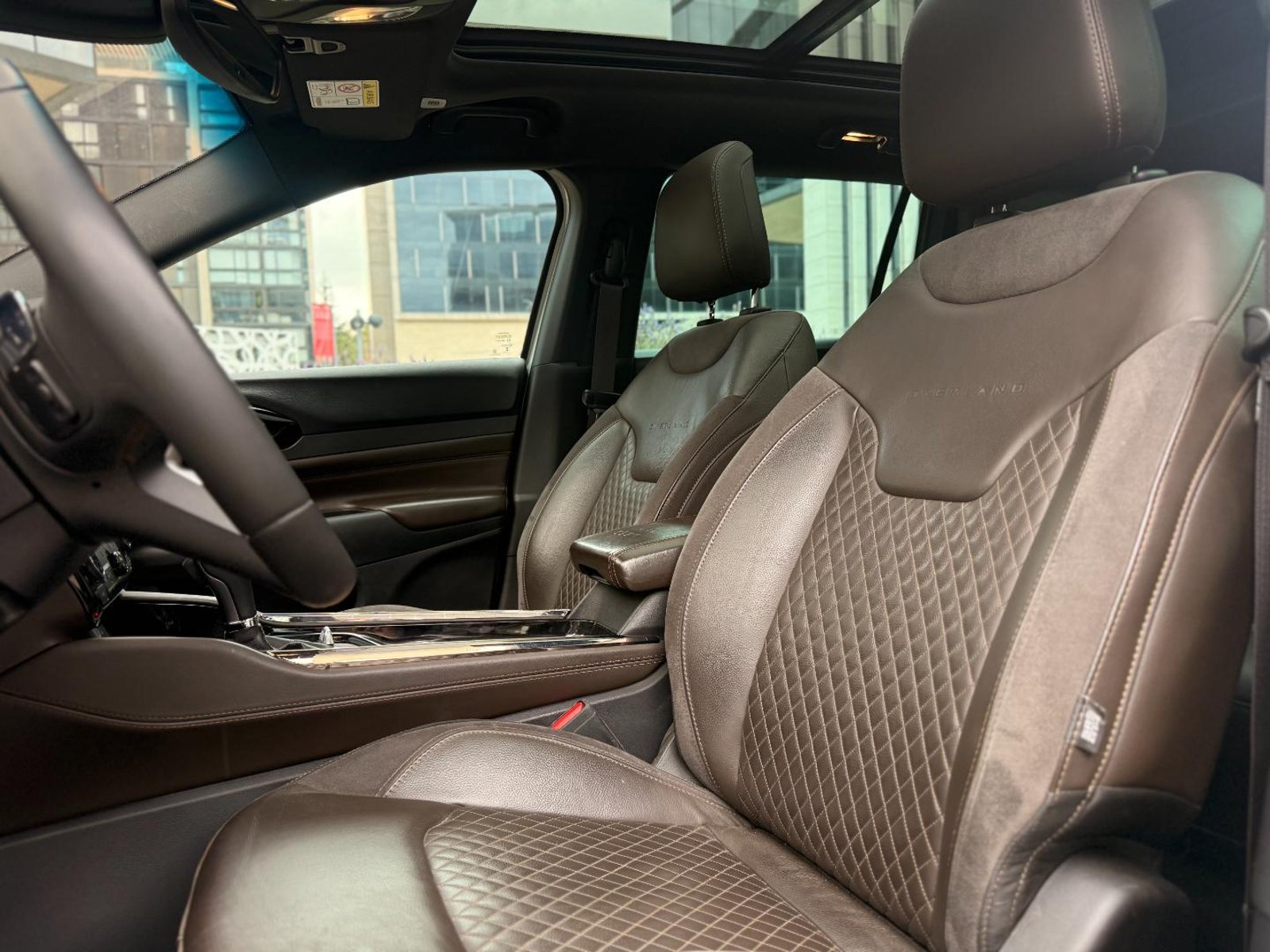 Jeep COMMANDER 2023 - Imagen 15 de 20