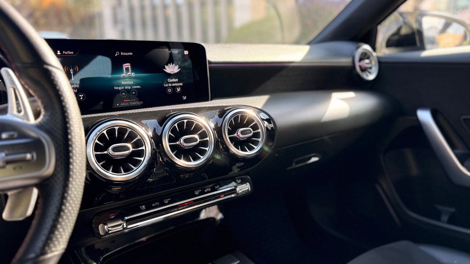 MERCEDES-BENZ A250 2020 - Imagen 9 de 19