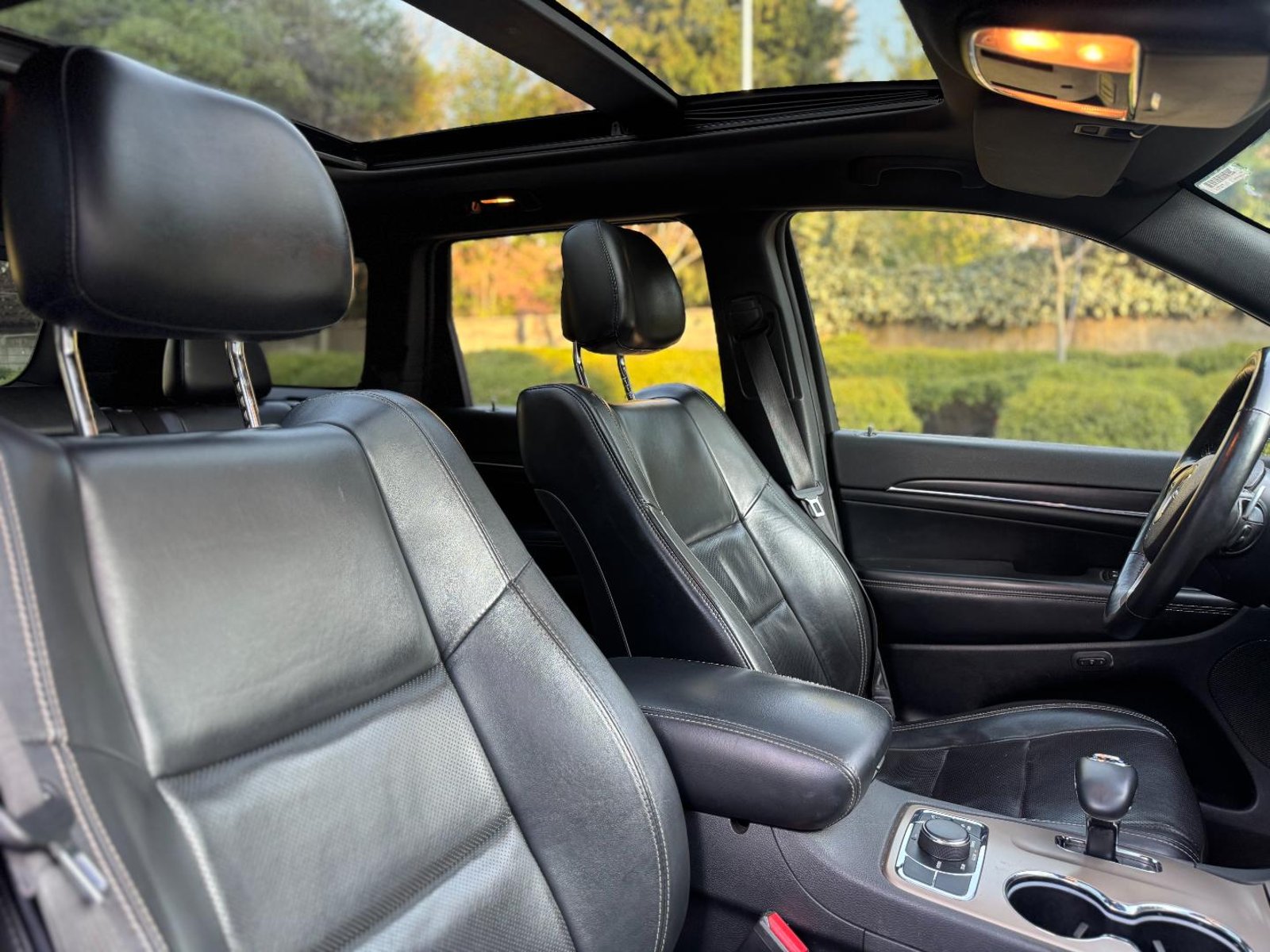 Jeep Grand Cherokee 3.6 LIMITED LX 4X4 AT 5P 2015 - Imagen 16 de 19