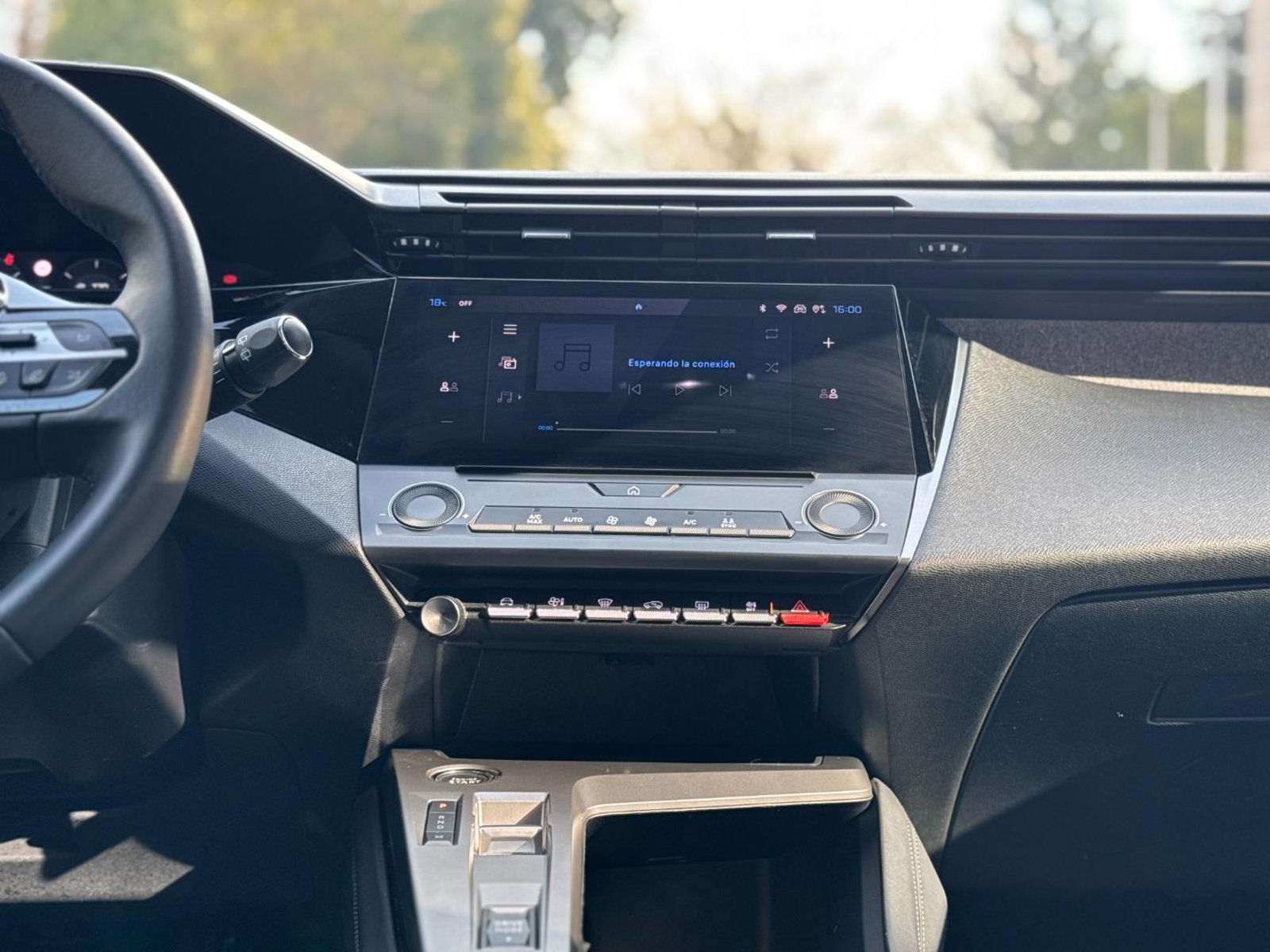 Peugeot 308 Allure 1.2 PureTech 2023 - Imagen 13 de 18