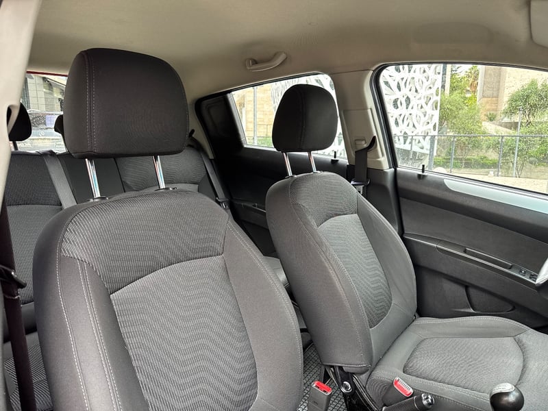 Chevrolet Spark GT LT 1.2 MT 2020 - Imagen 17 de 19