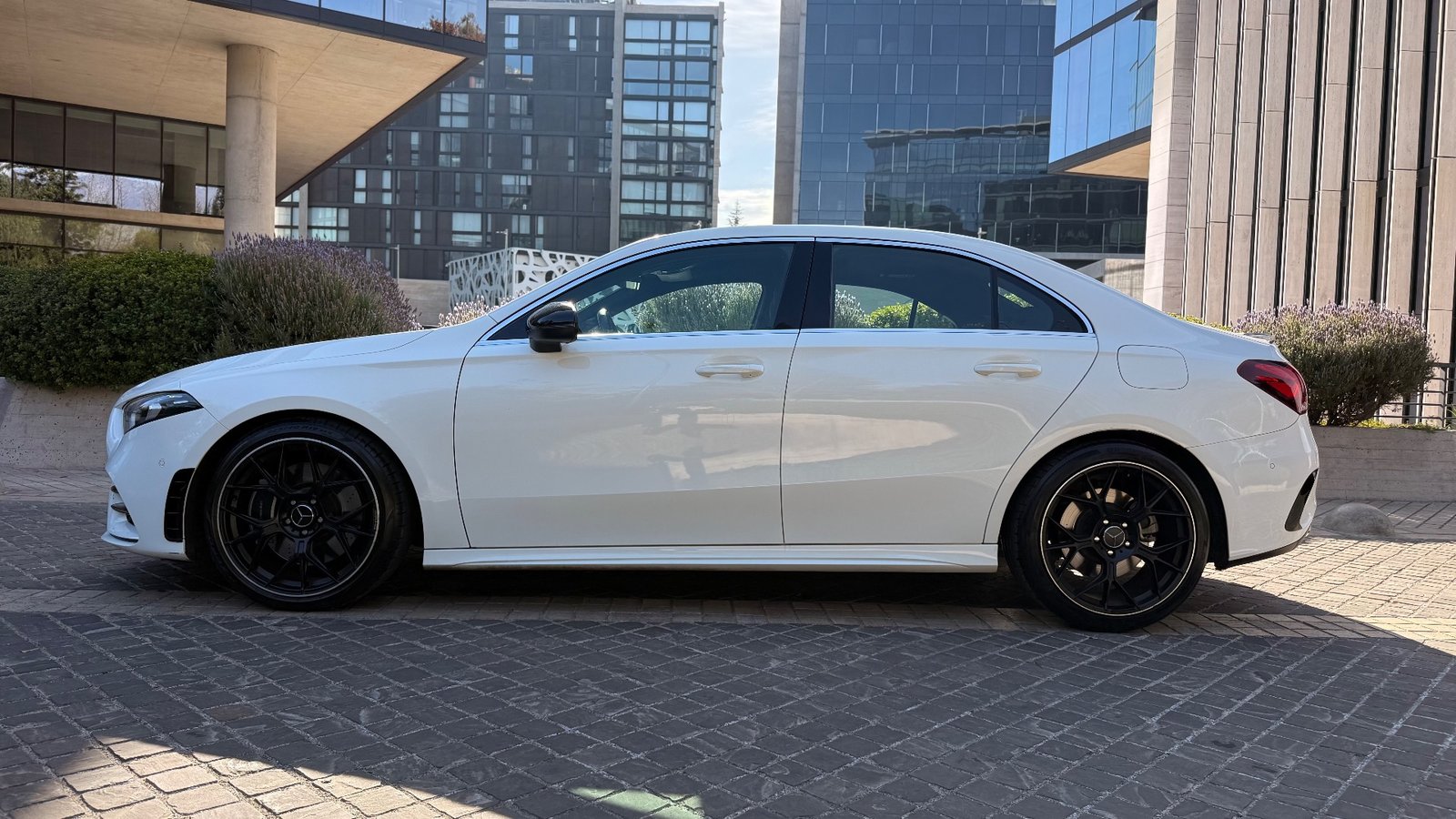 MERCEDES-BENZ A250 2020 - Imagen 7 de 19