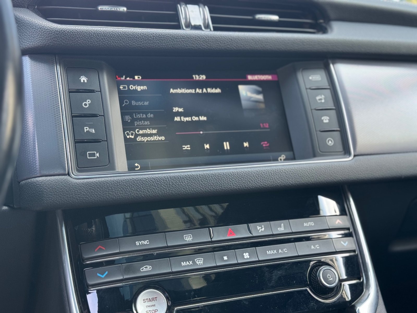 JAGUAR XF 2.0 R-Sport 2017 - Imagen 12 de 19