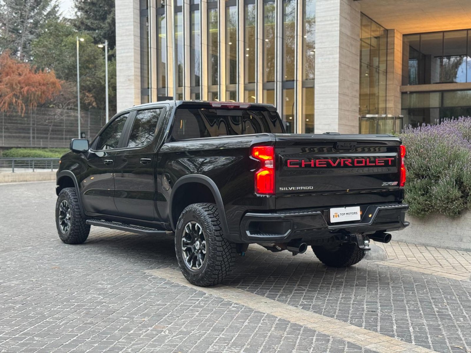 CHEVROLET SILVERADO 6.2 ZR2 AUTO DC 4WD R 2023 - Imagen 6 de 19