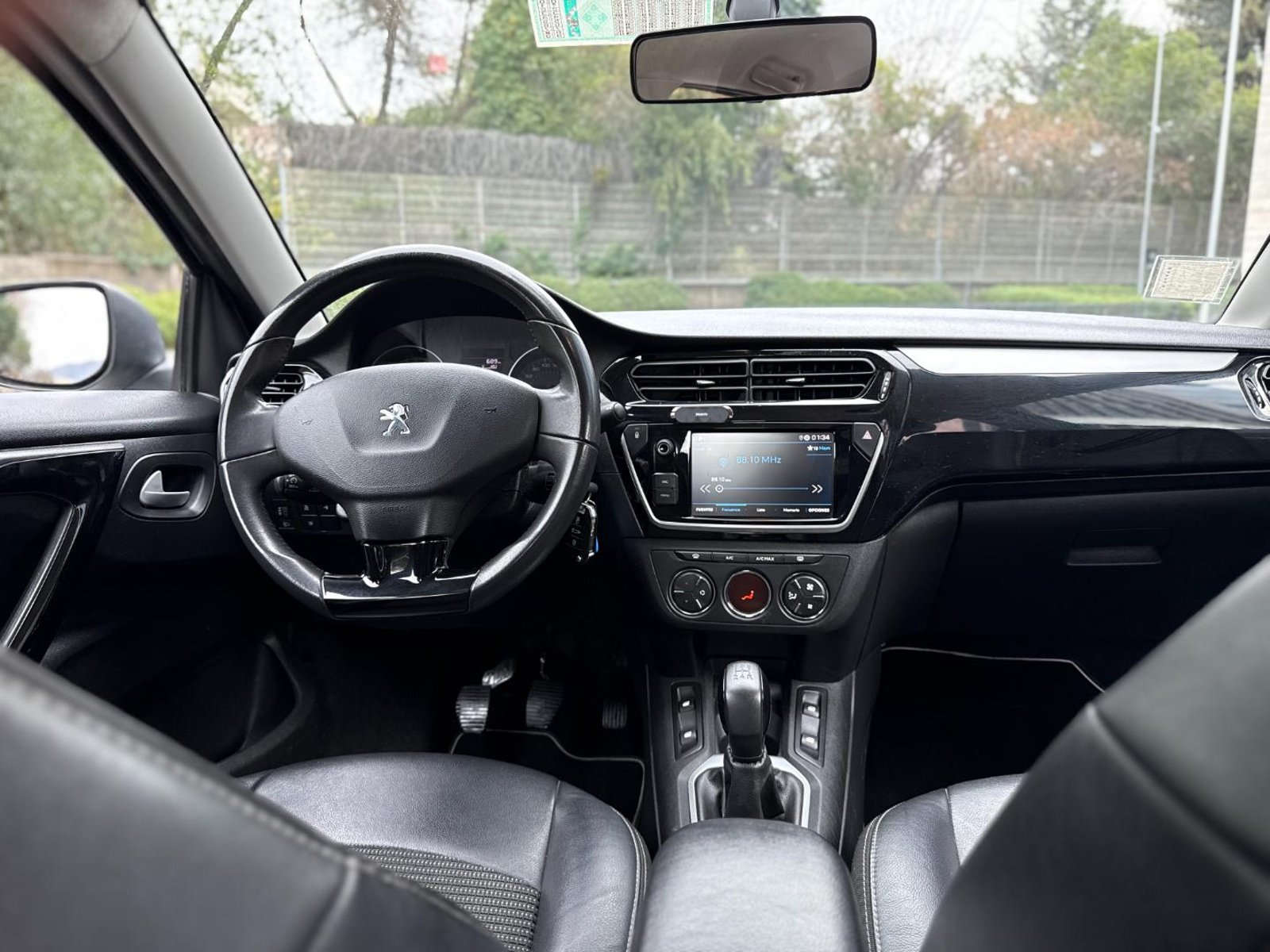 Peugeot 301 Allure 1.6 HDi 2022 - Imagen 8 de 18