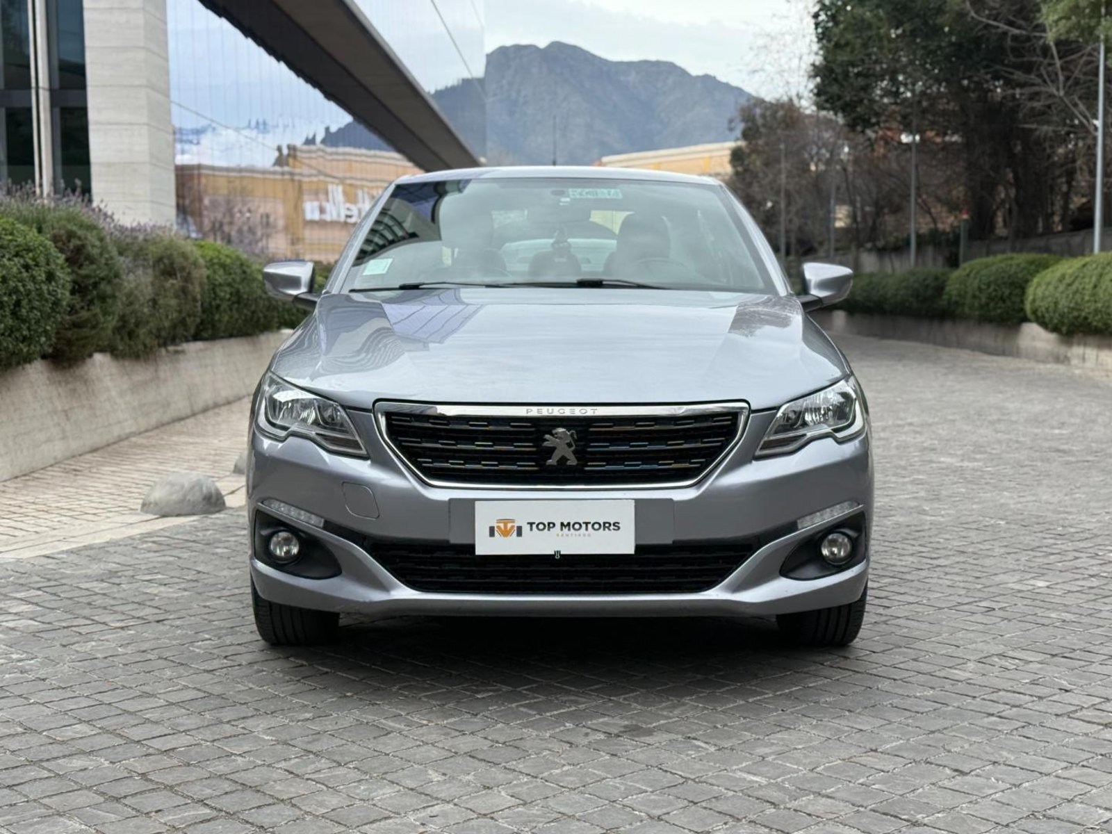 Peugeot 301 Allure 1.6 HDi 2022 - Foto 2 de 18