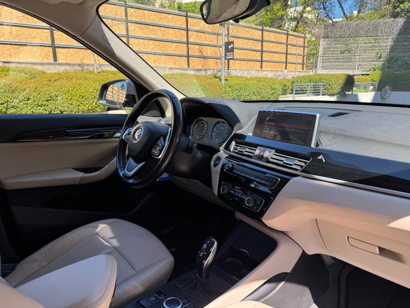 BMW X1 sDrive 18i 2022 - Imagen 14 de 18