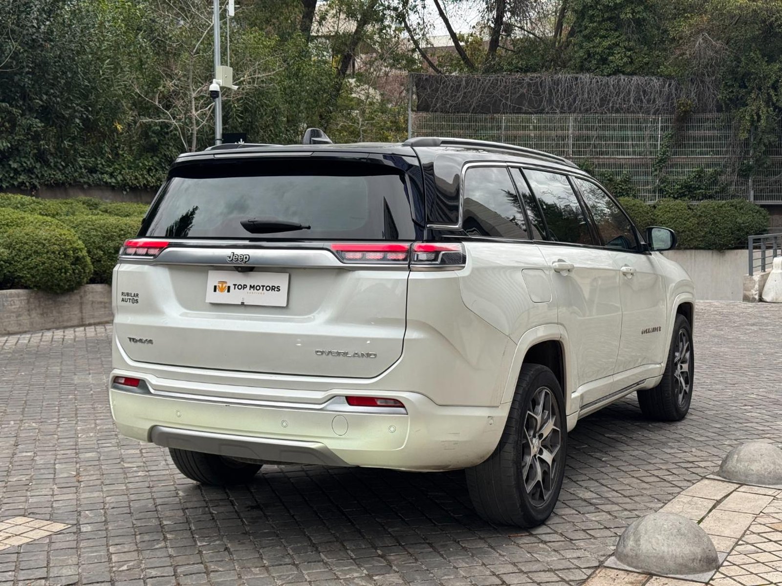 Jeep COMMANDER 2023 - Foto 4 de 20