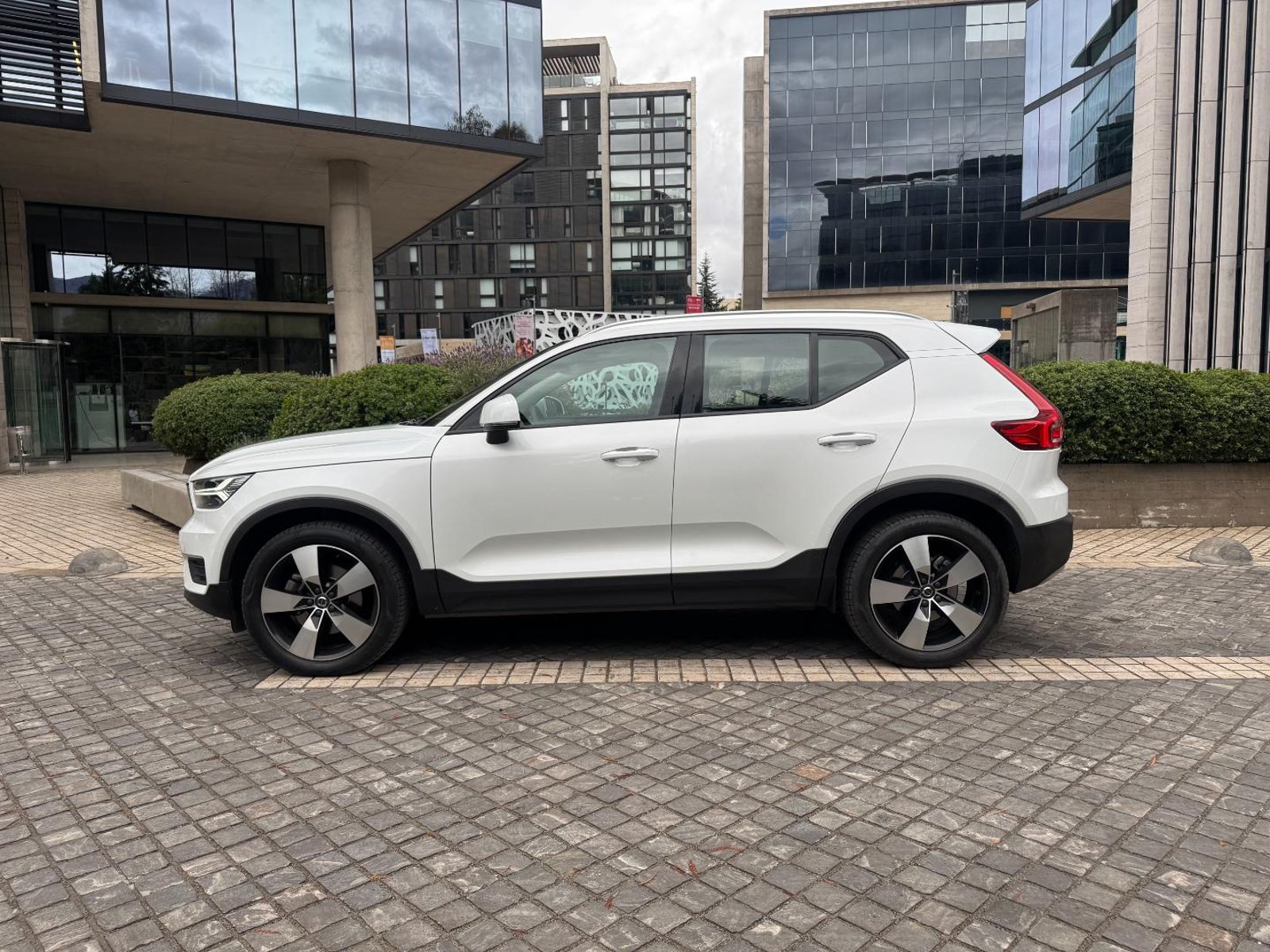 Volvo XC40 T4 Momentum 2021 - Imagen 7 de 19