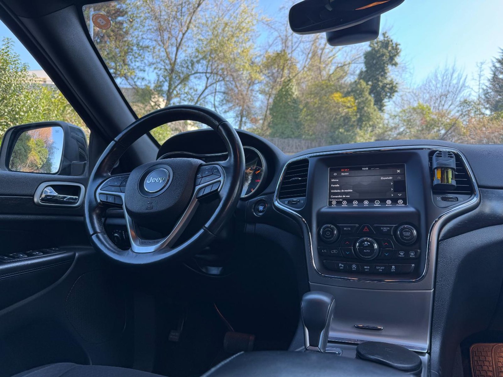 Jeep Grand Cherokee Laredo 3.6 V6 4x4 2018 - Imagen 9 de 19