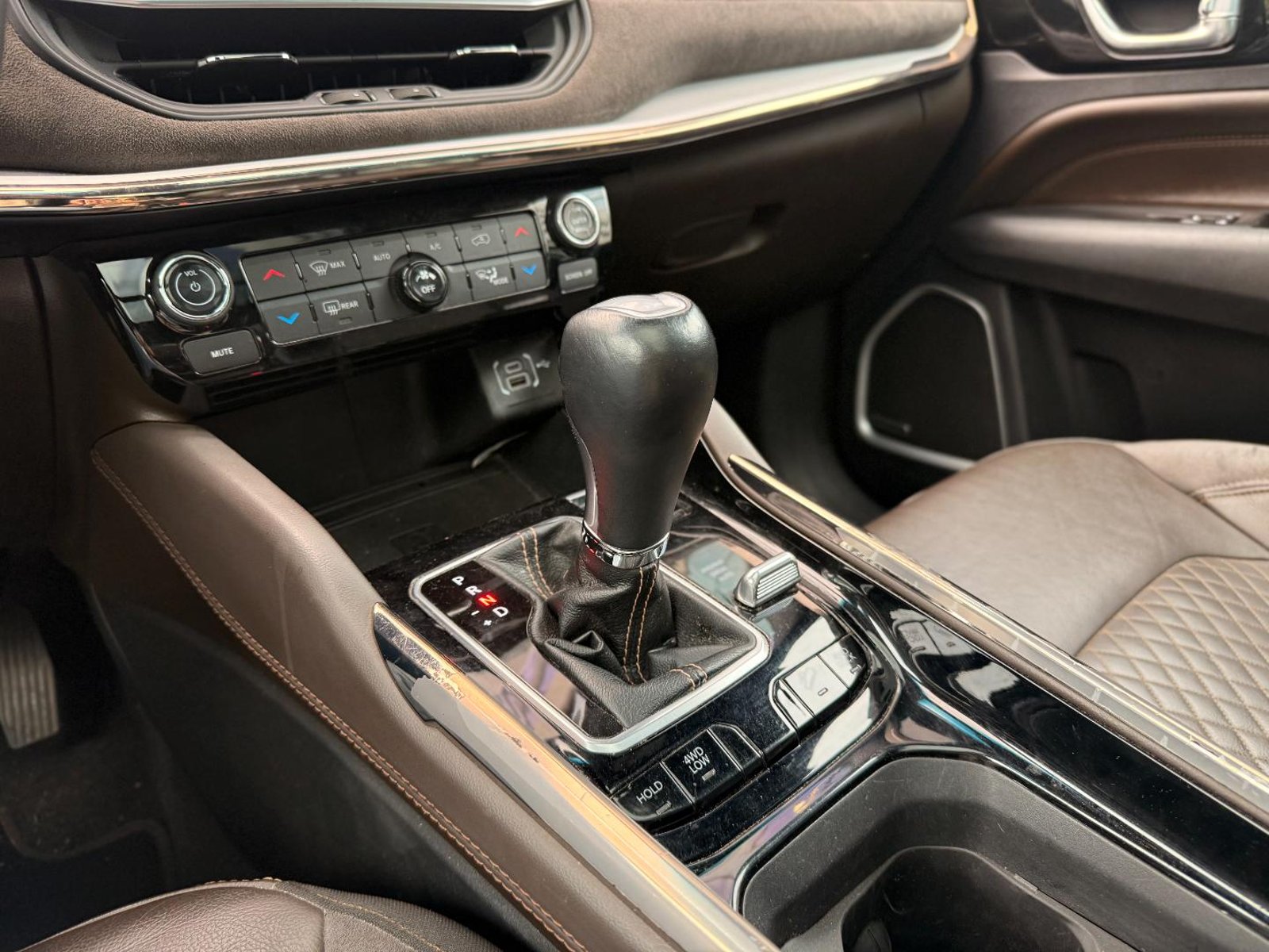 Jeep COMMANDER 2023 - Imagen 10 de 20