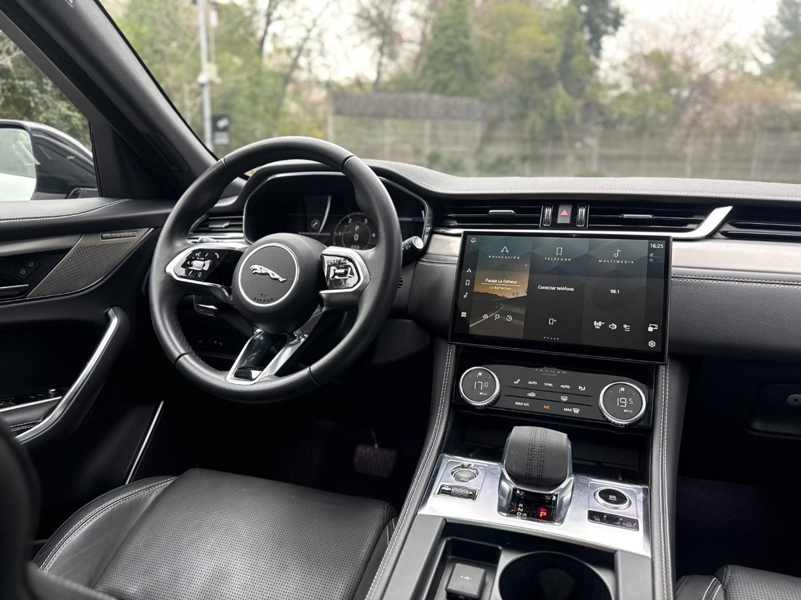 Jaguar F-Pace 2024 - Imagen 10 de 20