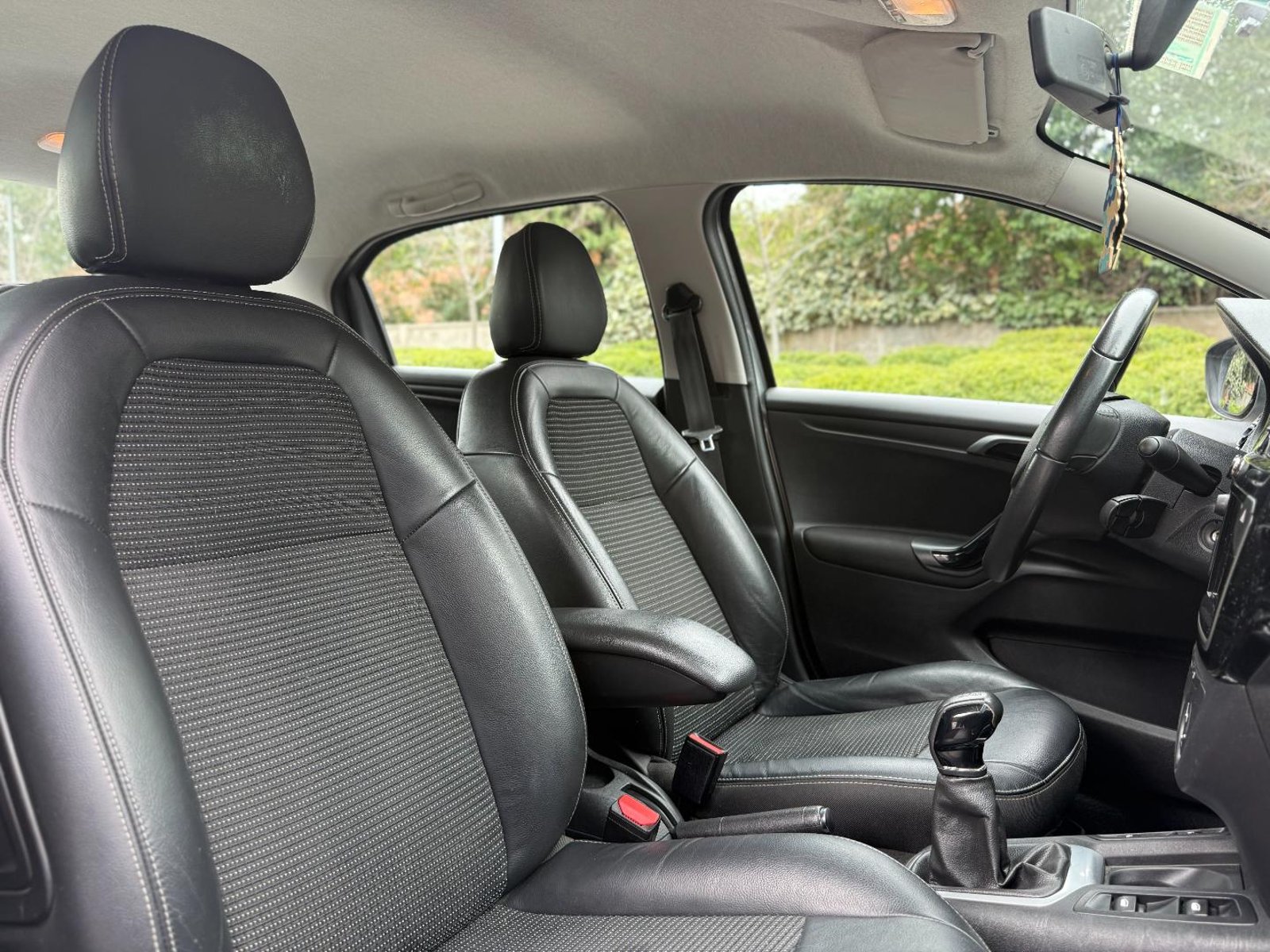 Peugeot 301 Allure 1.6 HDi 2022 - Imagen 16 de 18