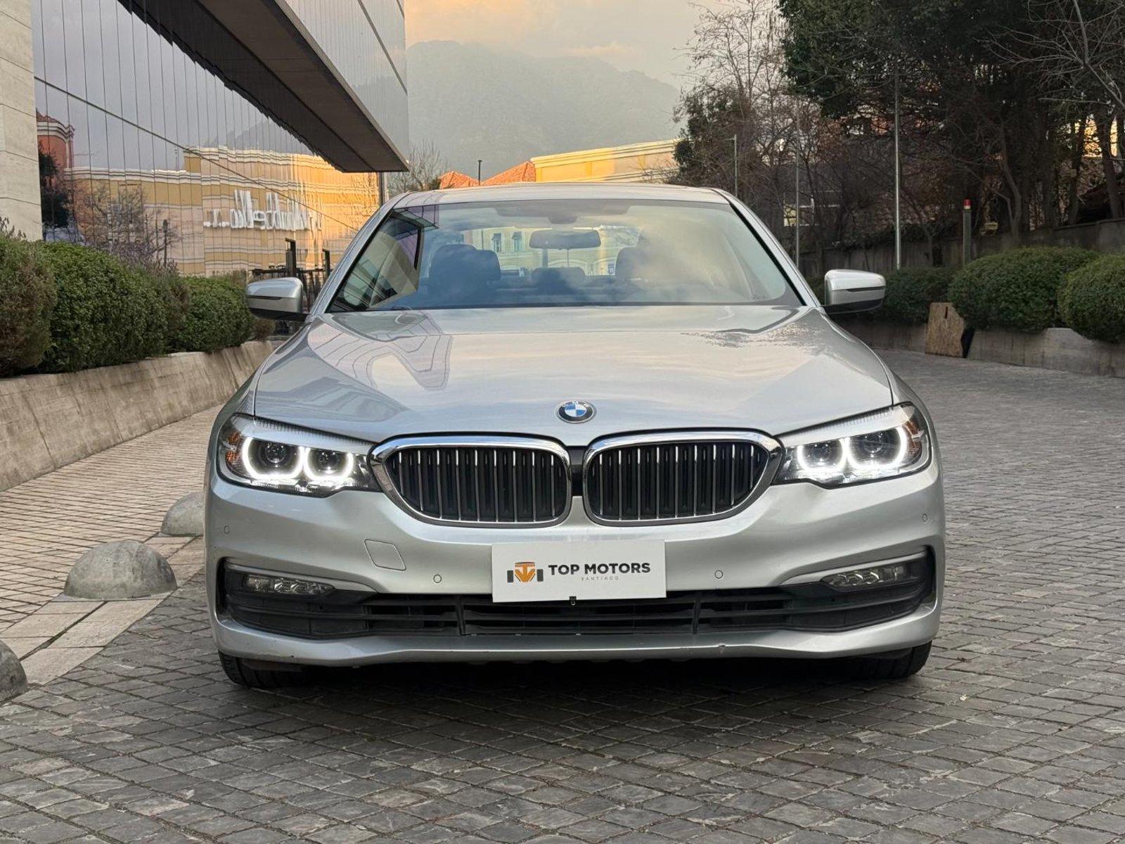 BMW 520i executive 2018 - Foto 2 de 19
