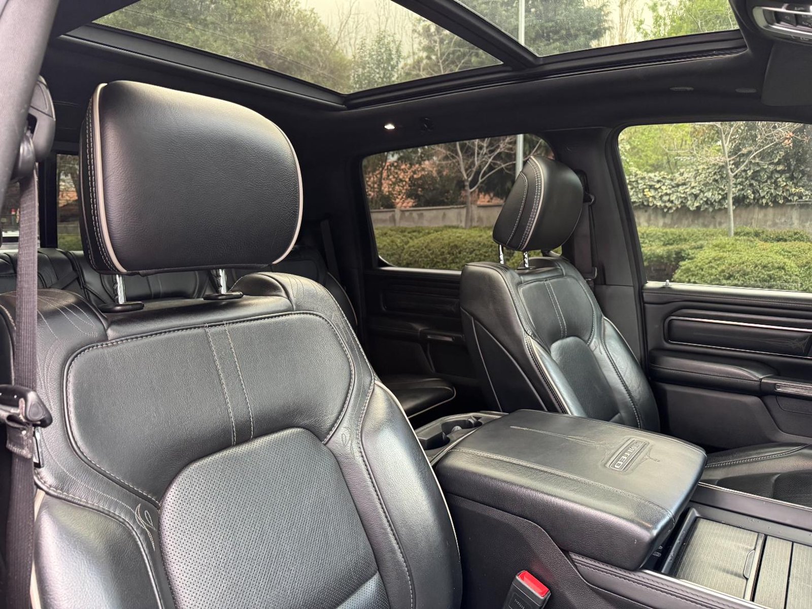 RAM Ram 1500 LIMITED 5.7 2022 - Imagen 16 de 19