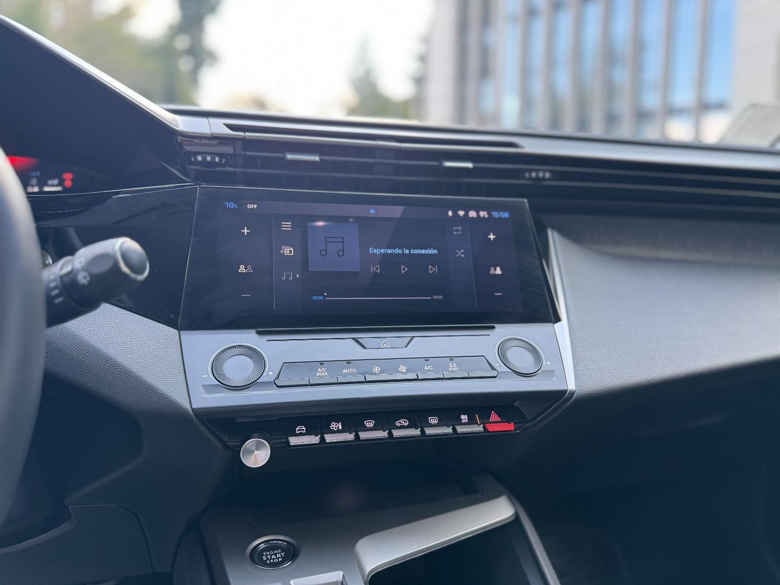 Peugeot 308 Allure 1.2 PureTech 2023 - Imagen 9 de 18
